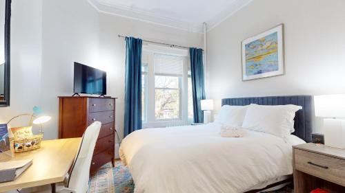 Single Room with Shared Shower and Toilet