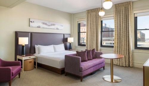 Deluxe King Room - City View