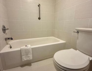 King Suite with Spa Bath - Non-Smoking