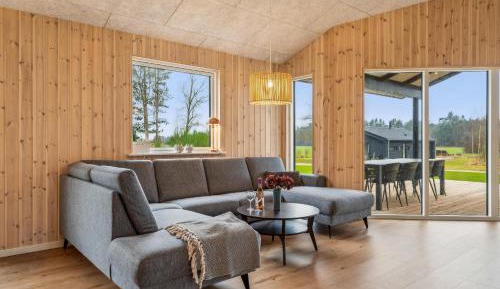 Four-Bedroom Holiday Home