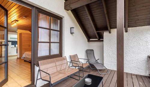 Superior One-Bedroom Apartment with Balcony