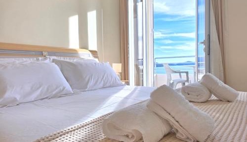 Two-Bedroom Apartment with Balcony and Sea View