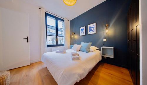 One-Bedroom Apartment with City View