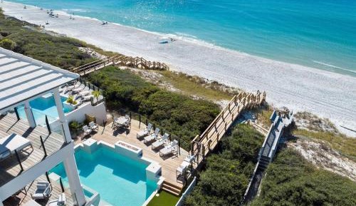 Ten-Bedroom Holiday Home