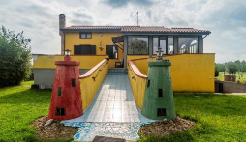Villa with Garden View