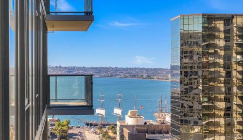 Two-Bedroom Apartment with Bay View (Self Check-in with Virtual Front Desk)