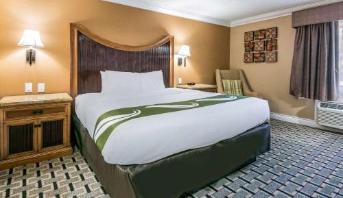 King Room - Non-Smoking