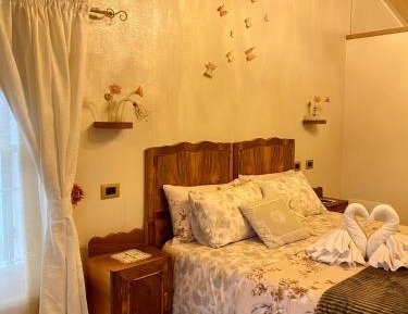 Family Room with Garden View