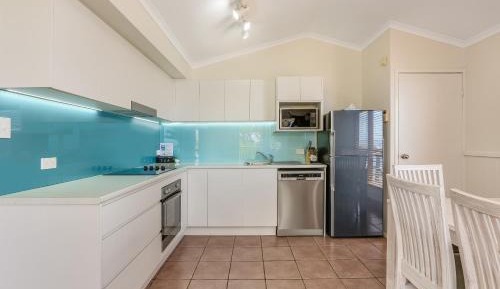 Three-Bedroom Cabin (No Spa Bath) - Ocean Dream