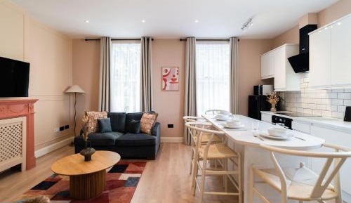 Two-Bedroom Apartment (4 Adults)