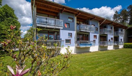 Apartment with Lake View