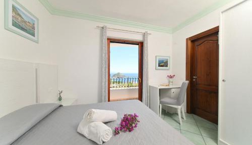 Double Room with Balcony and Sea View