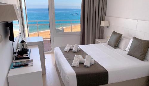 Double or Twin Room with Sea View