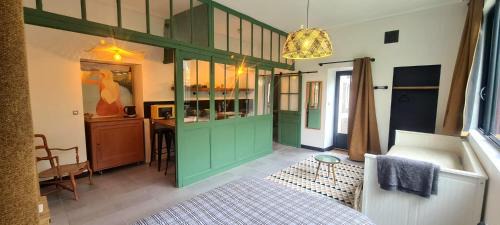 Studio with Garden View