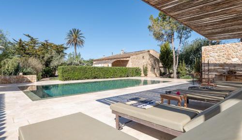 Villa with Garden View