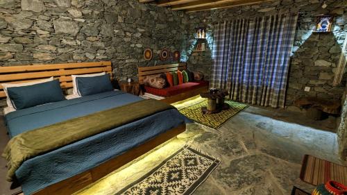 Deluxe Double Room (2 Adults + 1 Child)