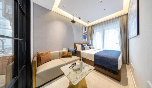 Deluxe Queen Room