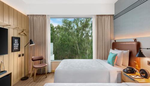 Moxy Sleeper Twin Room with City View