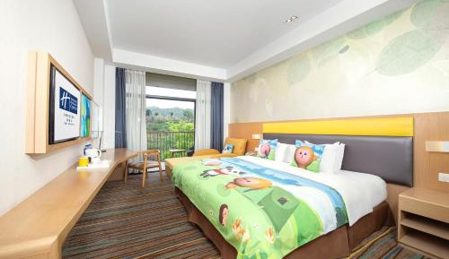 Standard King Room with Balcony - Kids Theme