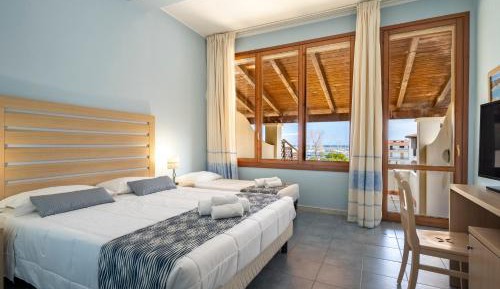 Triple Room (3 Adults)