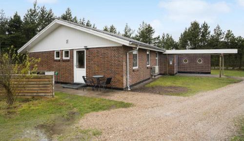 Three-Bedroom Holiday Home 
