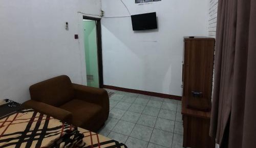 Deluxe Room (2 Adults + 1 Child)