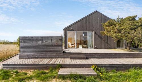 Three-Bedroom Holiday Home 