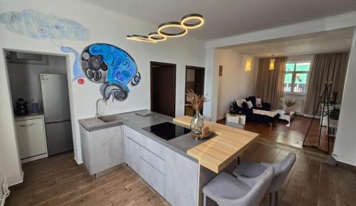 Deluxe Double Room (2 Adults + 1 Child)