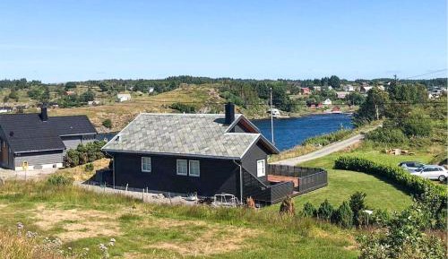 Three-Bedroom Holiday Home 