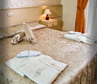 King Room with Spa Bath