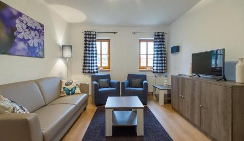 Two-Bedroom Deluxe Apartment with Balcony