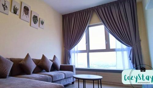 Three-Bedroom Apartment with Lake View