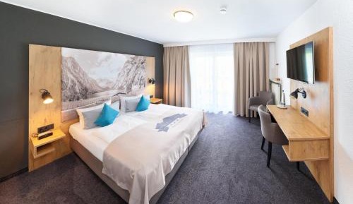 Double Room with Mountain View