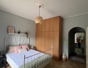 Studio Apartment with King Bed
