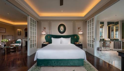 Deluxe King Suite