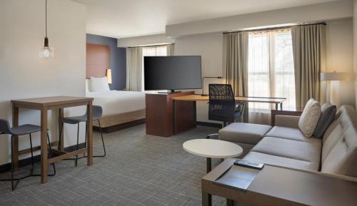 King Studio with Sofa Bed