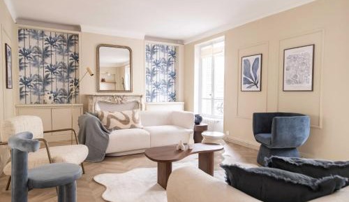 Five-Bedroom Deluxe Apartment