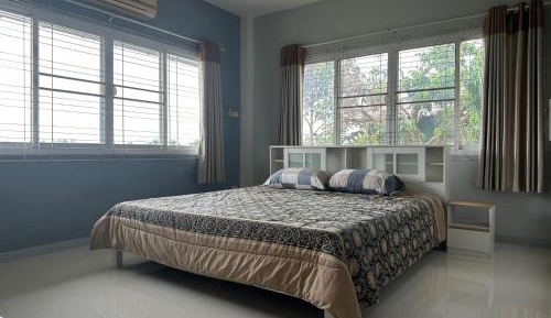 King Room with Mountain View