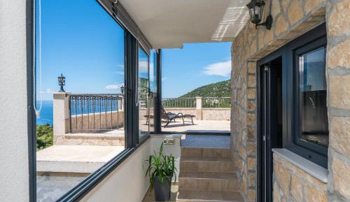 Studio with Balcony