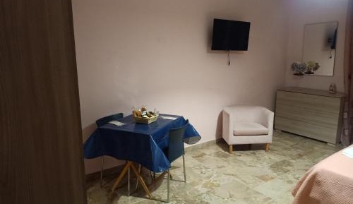 Deluxe Room (2 Adults + 1 Child)