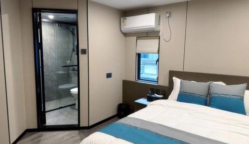 One-Bedroom Deluxe Apartment