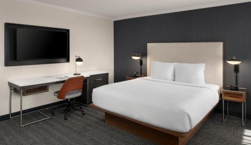 King Studio with Sofa Bed