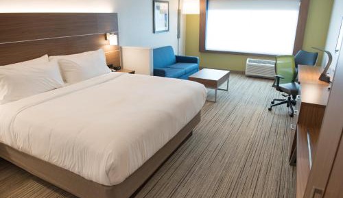 King Suite - Non-Smoking