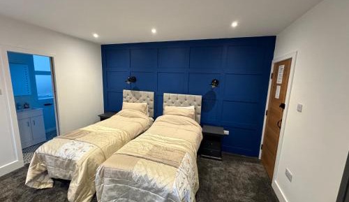 Double or Twin Room with Private Bathroom