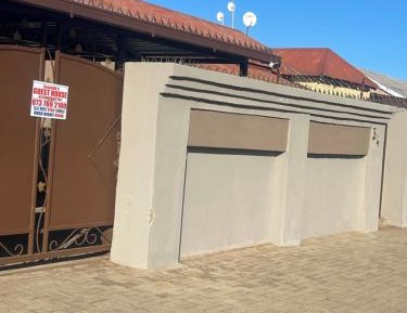 Double Room with Shared Bathroom