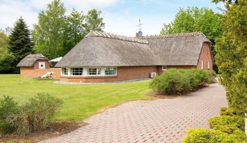 Five-Bedroom Holiday Home