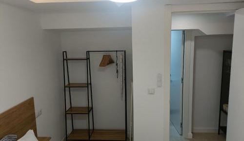 Apartment with Shower