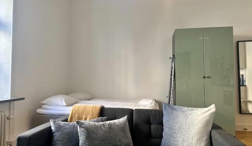 Studio Apartment with One Double Bed