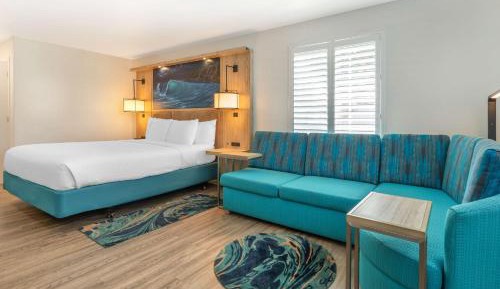 2 Bedroom Suite with Additional 1/2 Bath, Spa Bath & Fireplace