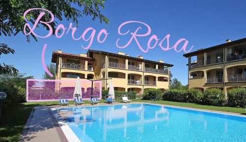 Apartment with Pool View 